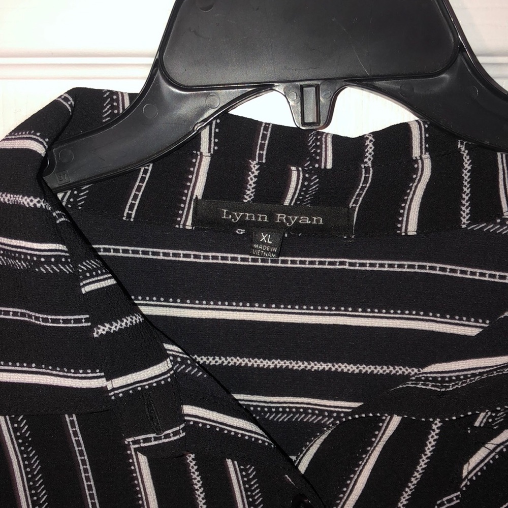 Women’s button down top - Picture 2 of 2